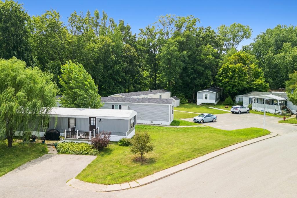 Appletree Estates,  Walker, MI