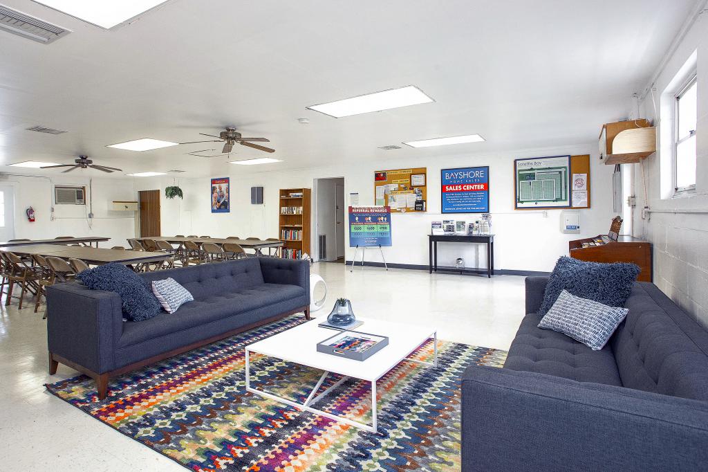 Satellite Bay in Clearwater FL clubhouse