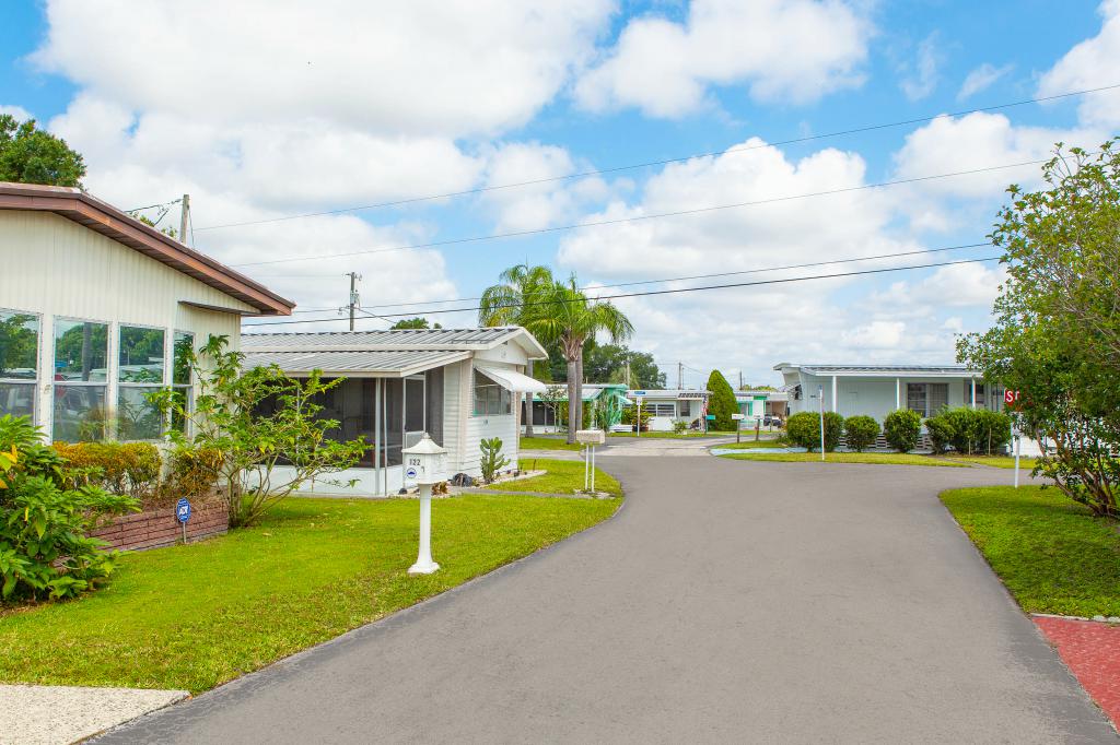 El Camba community street view in Lakeland FL