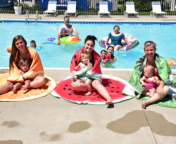 manufactured home community pool showing residents enjoying this amenity - Find manufactured homes for sale Delaware